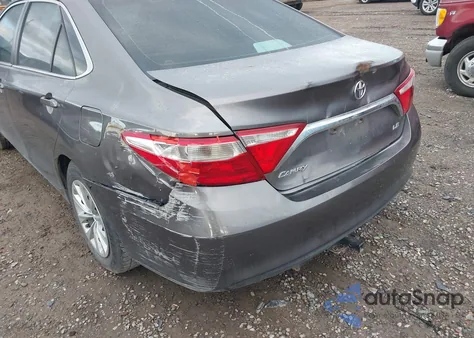 2015 Toyota Camry Le z USA, uszkodzony, nr VIN 4T4BF1FK4FR457631